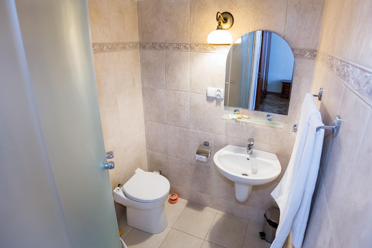 Palac W Kobylnikach Kruszwica Esterno foto