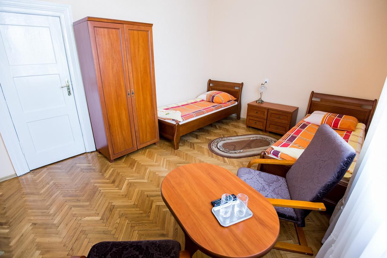 Palac W Kobylnikach Kruszwica Esterno foto